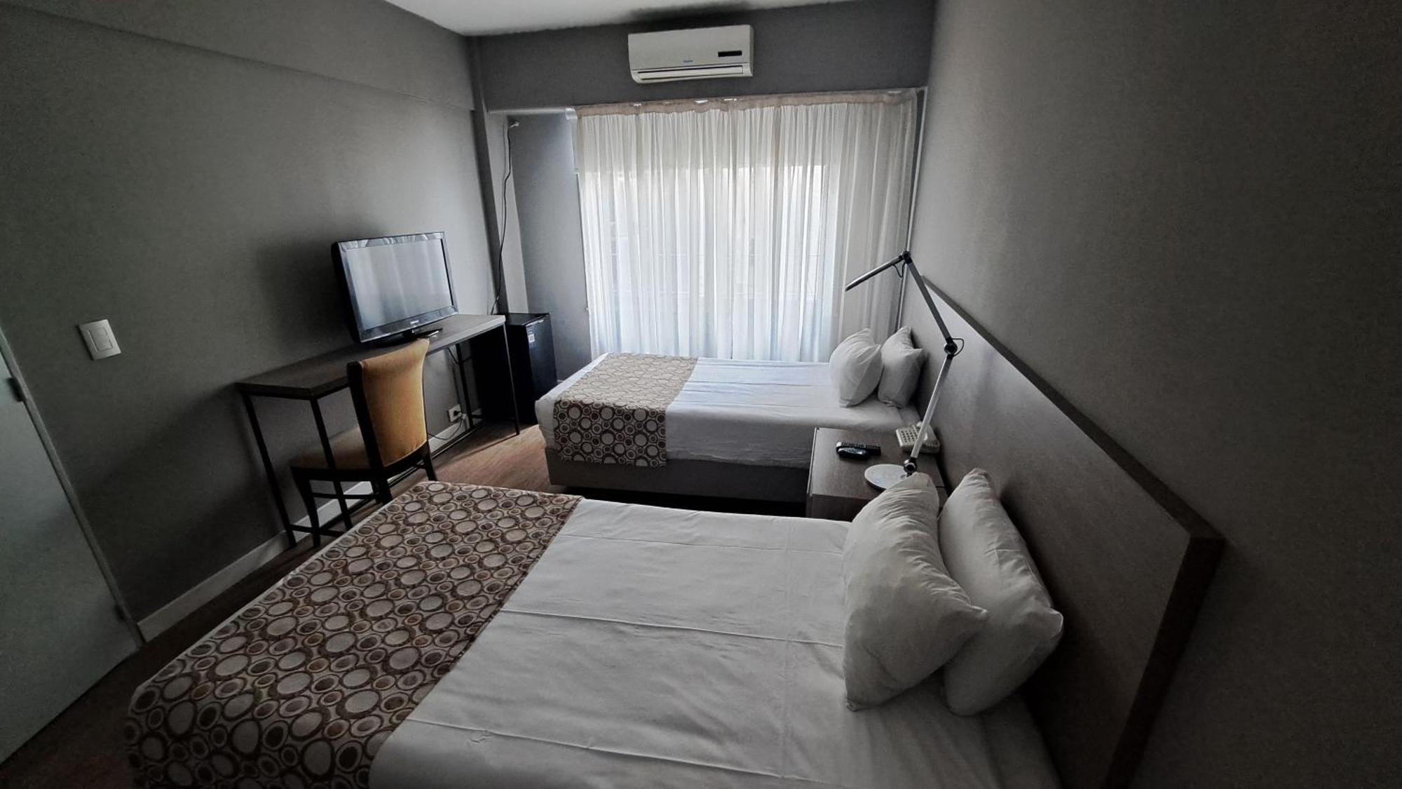 Hotel 8 De Octubre Buenos Aires Exterior photo